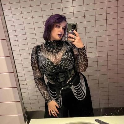 SuperiorMaam212's profile picture. I'm here looking for a good, honest truthful obedient and understanding slave to owned and collard 24/7 submissive and loyal slave who is ready to commit to mis