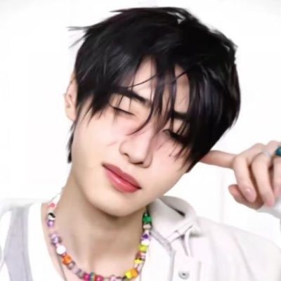 hoonzysl's profile picture. 🤍 live laugh love 𝙨𝙪𝙣𝙜𝙝𝙤𝙤𝙣 ! 🪽