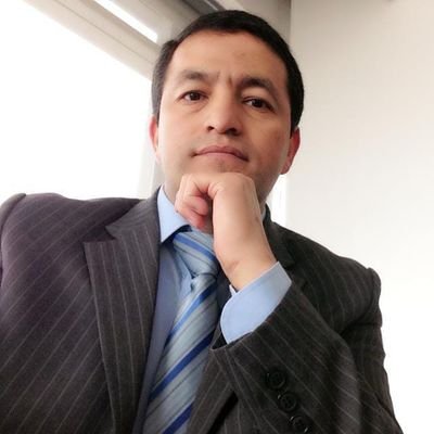 AlonsoBustosB's profile picture. Quien mira hacia afuera sueña Quien mira hacia adentro despierta.  Carl Jung

Te sigue