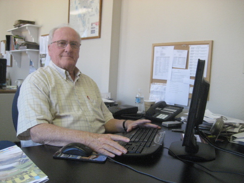 Editor, Pleasanton (Calif.) Weekly. 30 yrs. in journalism;13 at Chicago Tribune. Army vet. Grad.Roosevelt Univ.; Culver Military Acad.