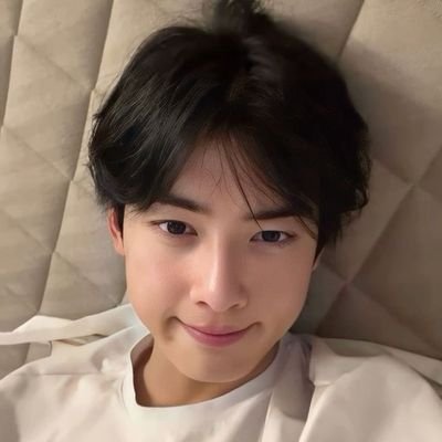 eunwostar's profile picture. 