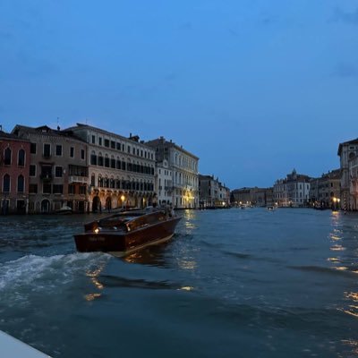 heyyitsriri_'s profile picture. B l e s s e d , grateful & Thriving | Medical Intern