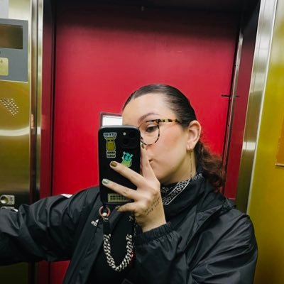 Gabizismos's profile picture. sommelier de shows e festivais 🌈