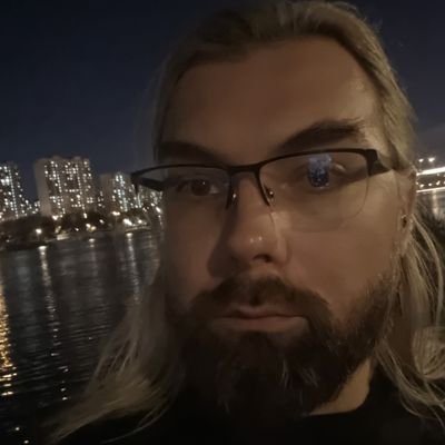 frigstiff's profile picture. как некая пауза между событием и его значением.