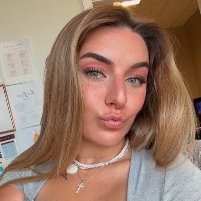 benzieee7's profile picture. 