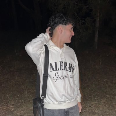 davidguzmaaannn's profile picture. mi mamá me dio la vida y mitski las ganas de terminar con ella