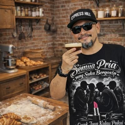 oventerbang's profile picture. Tukang roti amatir 🍞

⚒️ gluten works

💀 not belong to any society 💀