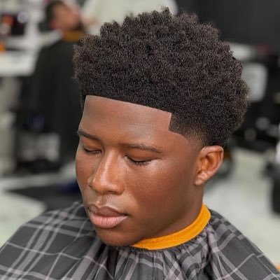 HORLA571571's profile picture. Acquires hair doctor✂️💈