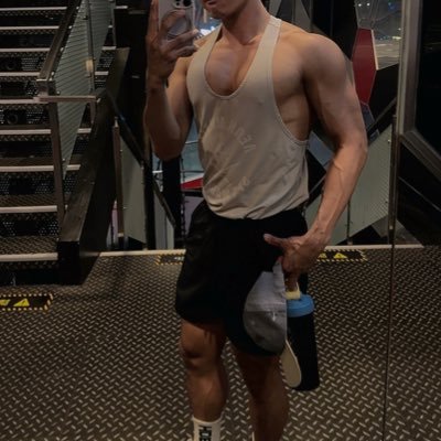 sluttylouisxxx's profile picture. 165/64/vers 小隻馬 🔞 喜歡公眾性愛及複數性交 🔞 本帳號可能含有足以刺激或滿足性慾之敏感內容，未成年者不得追蹤，一經發現一律封鎖。