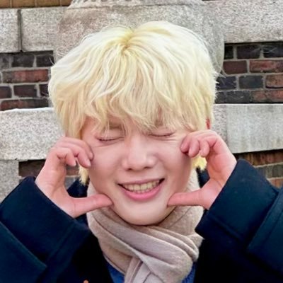 경호가 잘생긴 걸 축하하는 계정 / 🐯⚾️