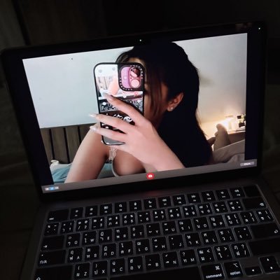 Februangrygurl's profile picture. .