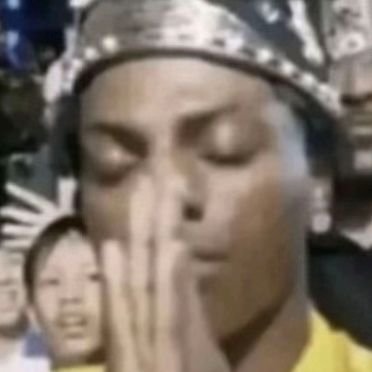 poptopsaki's profile picture. 