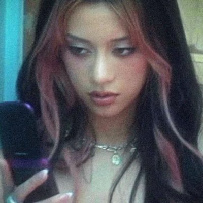 howmanytthings's profile picture. Don’t smile because it happened, baby, cry because it’s over | Team Sabrina x2