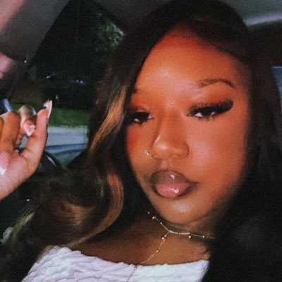 theonly1storee's profile picture. 