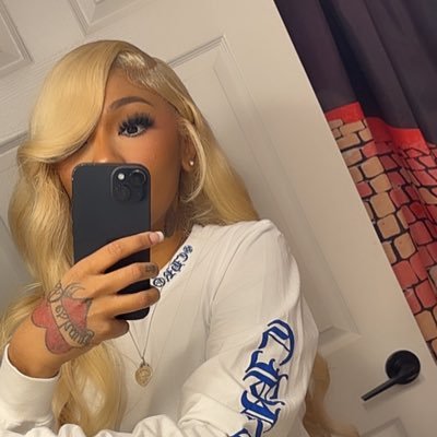 chaneelchanel's profile picture. 