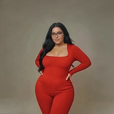 a_ibolyaa's profile picture. Házas vagyok 💍 Hanna a lányom 👧🏼💖                                                   Hobbim az olvasás📖 Tiktokon: @Könyveslány