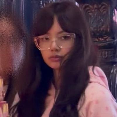 rb4xsrr's profile picture. just lisa & CFM 💙🤍| rivari ♡