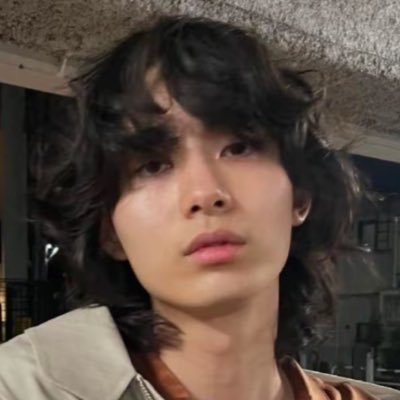 aussieskid's profile picture. am i still in your sea? https://t.co/06VTckCzRC