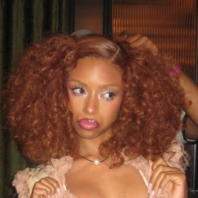 pushyavenus's profile picture. 