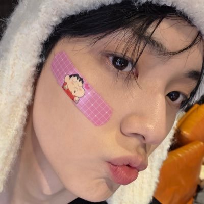 ragetxt's profile picture. 🚏txt april comeback 🐇🩶 saw txt 050923🪼