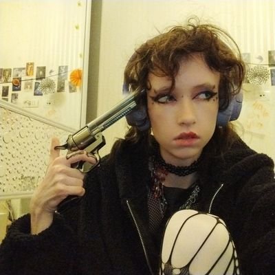 death463756's profile picture. выходите бесы-тут хоронят джерси.🥃
🖤🩶
.🪦🦇
она мутит с местным похоронщиком на опи3тах.