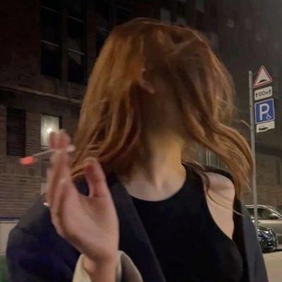 covntdykula's profile picture. fem lesbian vampire lover of literature, music and film  1/26 📖