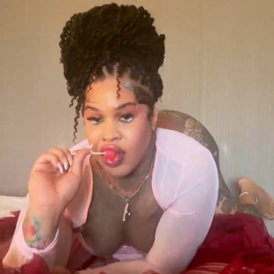 JungleJulia06's profile picture. 🤫🏳️‍⚧️ 100$ft shows NDA friendly 2k fly outs ✈️ $j4loco