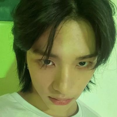 renluvshyunee's profile picture. 