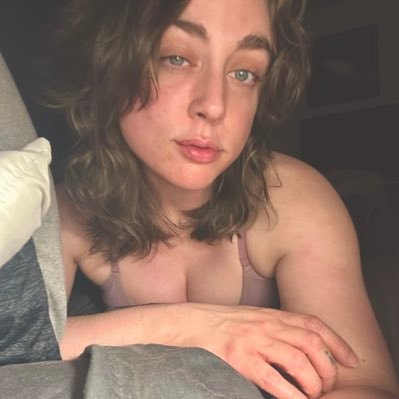 eclairification's profile picture. silly bitch ~she/they~ I’ll pay you $20 to dm me ᵗʰᵉ ᵃⁿˢʷᵉʳ ᵗᵒ ᵗʰᵉ ʳᶦᵈᵈˡᵉ