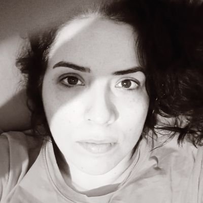 burcubiricik2's profile picture. Tek bildiği sos avcar olan kadın.