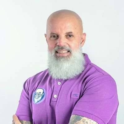 blogmarcoslopes's profile picture. Criador do canal Marcos Lopes TV e narrador da 98FM

https://t.co/ki3ZjIPyg9

https://t.co/7bu76U0zTa