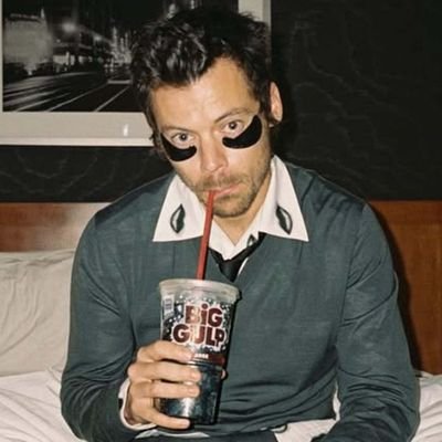 hooligan_dnv's profile picture. Selena | Katy | Harry | Marina | Bruno
                  -day by day-