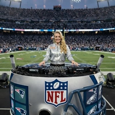 evamagazine's profile picture. DJ Eva aka #HurricaneEva a triple threat. DJ NFL Cheerleaders. Author  "Lies Chelsea Handler Told Me.”CEO, creator & host of global #HighFive.