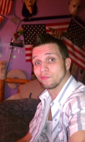 I'm 23 6 foot 5 in. tall. black hair blue eyes. really laid back and I'm always down to have a good time. wanna know more just ask :)