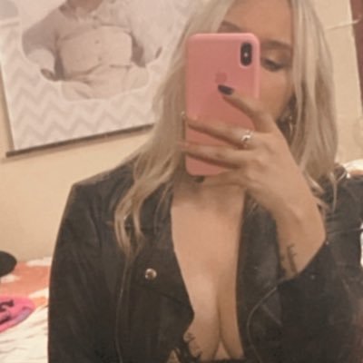 nadircoronel's profile picture. Vive y deja vivir 🍃