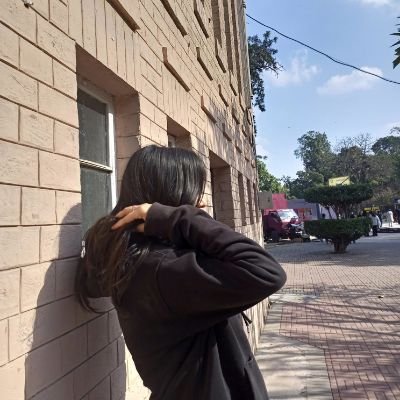 shutupjoeylynch's profile picture. #booktwt there's a version of me that only exists when i'm talking about a book i love. she's softer, sparklier. infinite.