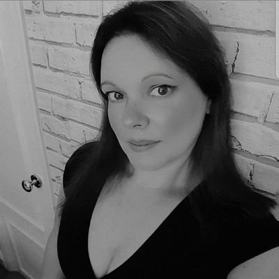 kinkypinky21's profile picture. i am Kelly but known as magpie after  the bird. i am a total romantic at heart and very juvenile😂. I adore all animals and detested any cruelty.🐳🐋🐬🦢💋💞💋