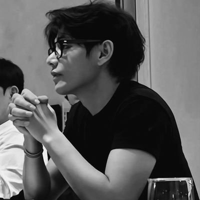 vanzae's profile picture. The master of mayhem. ( 𝟏𝟗𝟗𝟓 )