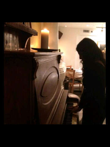 iDanaQ's profile picture. LivingStrong for all of those who have been through Cancer ♥A daughter of a fighter *RIP mama* and a survivor ¤ Left Handed