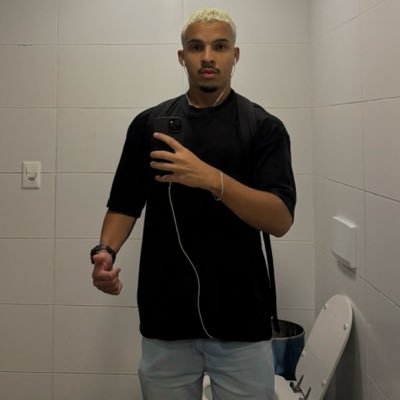 alandavisouza's profile picture. confide in me. — @alndv_