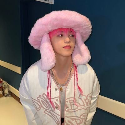 seventeenminee's profile picture. all about SEVENTEEN 🩷🩵💎