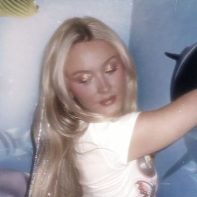 lostinthelouis's profile picture. you can stay for the night in the palaces of my mind