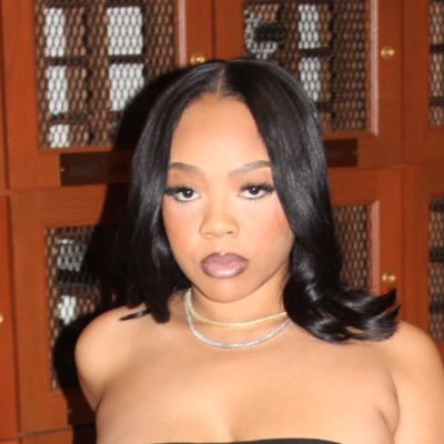 prettyleaa's profile picture. 