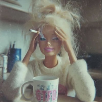 Laureninlex's profile picture. Mom of adult schizophrenic, and a normie. River goalie for my dogs tennis balls #VoteBlue #SaltRiverLife DMs=Blocked #NoKings