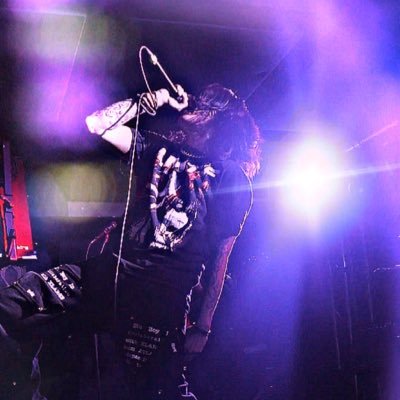 Cweestofer's profile picture. Everything all at once. ‘PSYCH’ out now!  - ̗̀꒰ঌ🤍໒꒱ ̖́- ✩🎧 @zoumeband 𖣔  https://t.co/JWez6FGkD3