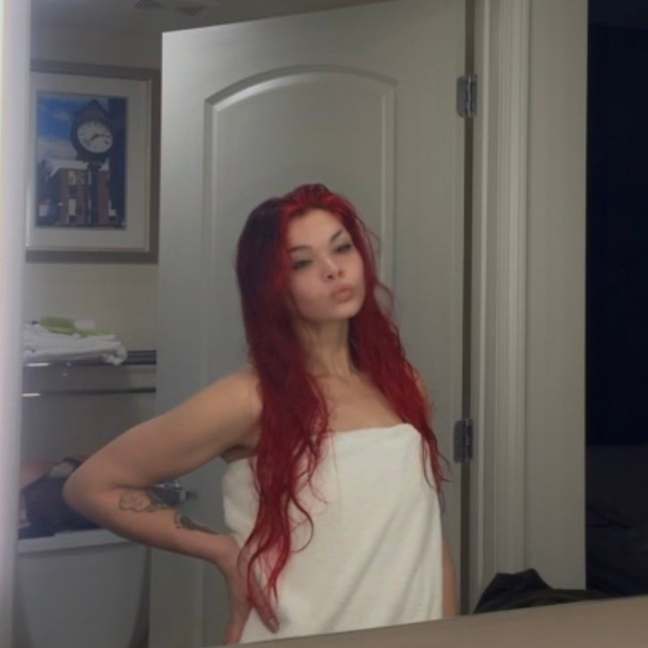 lydiaayyee's profile picture. 