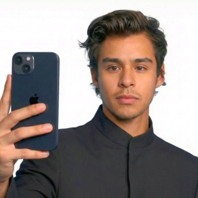 EduardoCapilla's profile picture. Mánager 🤩 Me dedico a vivir la vida ❤️ Amo la cinematografía 🎥 Leer noticias me fascina 🤓 Escucho demasiada música 🎶 Fan de correr 🌳🏃🏽