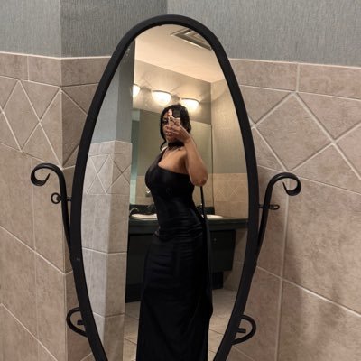 pvolv_kvt's profile picture. Pls don’t follow me if you’re latino for trump!