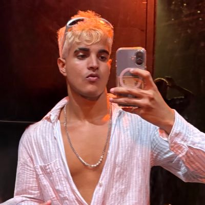 gugaiato_'s profile picture. um capricorniano baiano que mora no rio - e agora de férias na bahia -