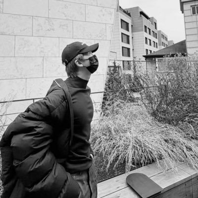 Joonstellars's profile picture. BTS / One Piece / Ariana 🎀 new account ✨